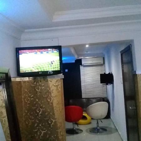 Theodawn Hotels @ Suite 29 Ikeja Zewnętrze zdjęcie