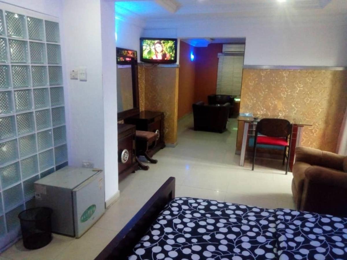 Theodawn Hotels @ Suite 29 Ikeja Zewnętrze zdjęcie