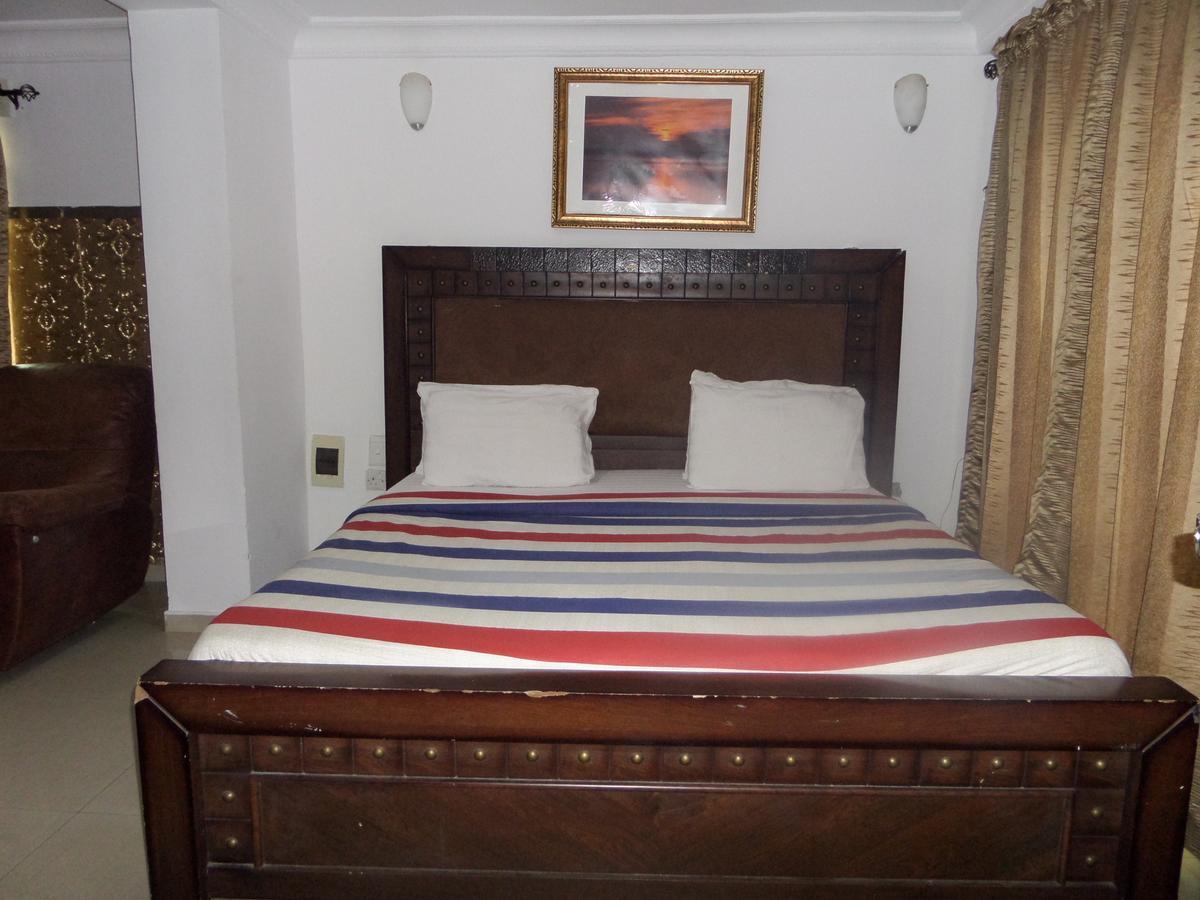 Theodawn Hotels @ Suite 29 Ikeja Zewnętrze zdjęcie