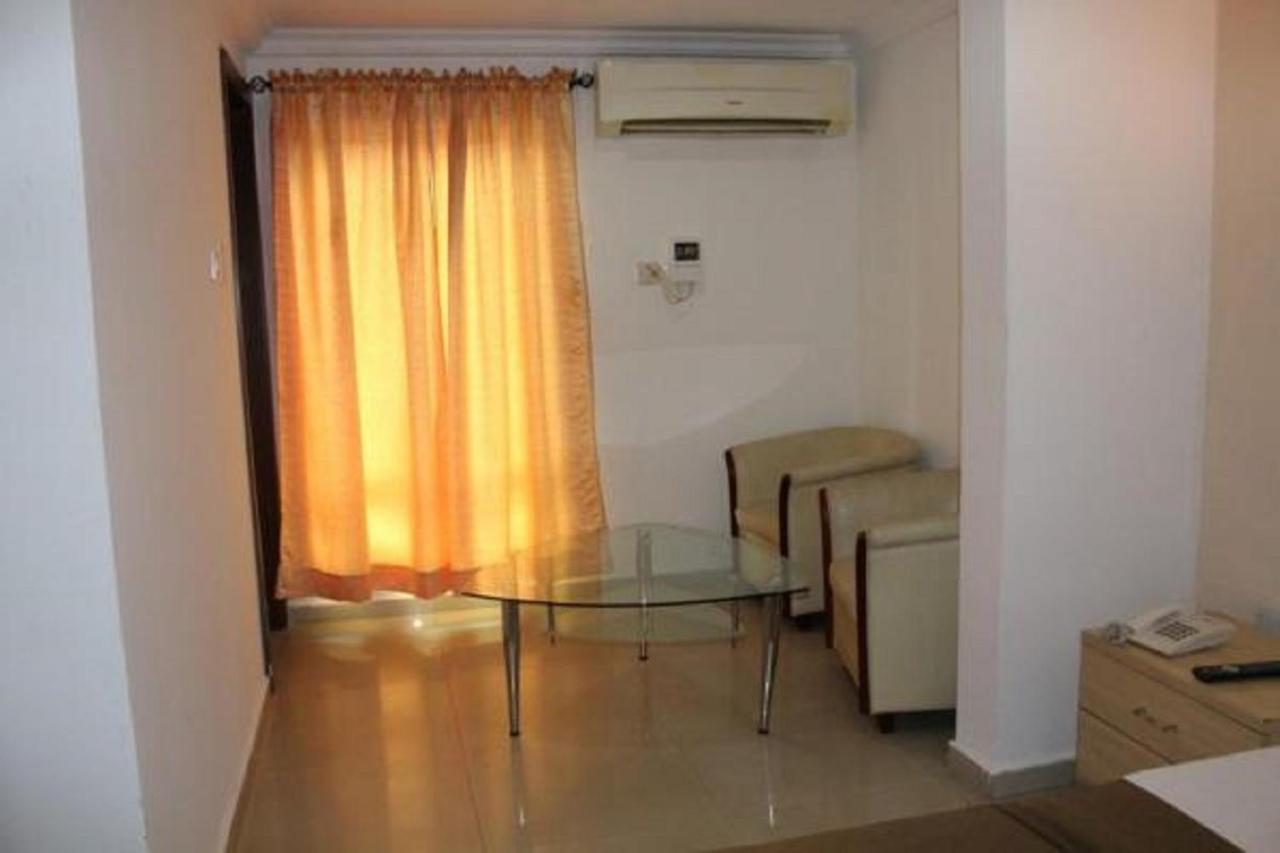 Theodawn Hotels @ Suite 29 Ikeja Zewnętrze zdjęcie