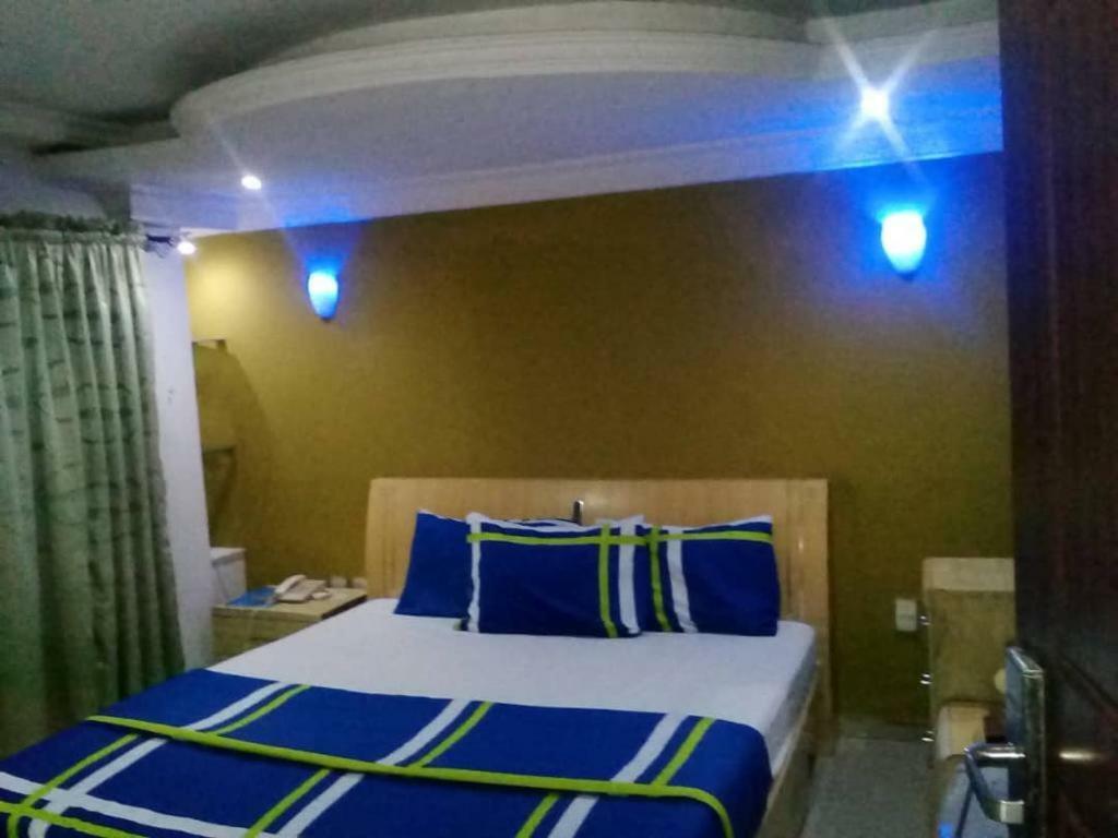 Theodawn Hotels @ Suite 29 Ikeja Zewnętrze zdjęcie